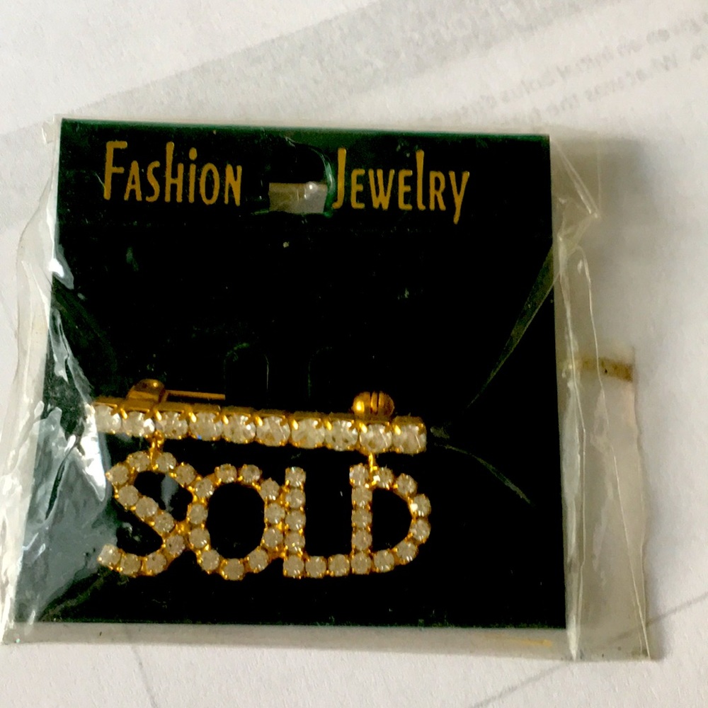 Coat pin